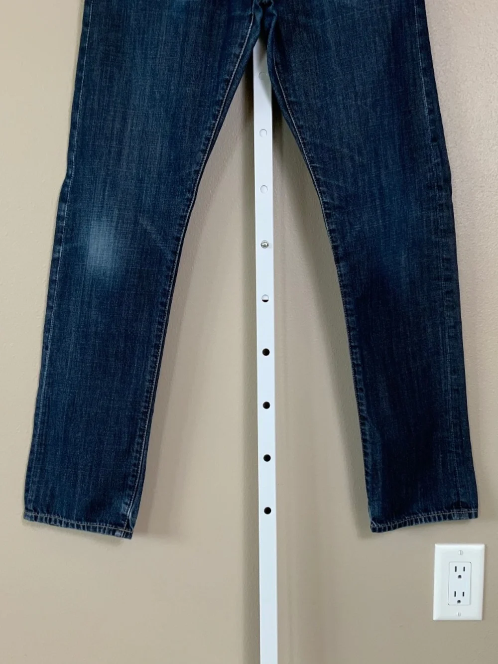 American Eagle Distressed Wash Slim Jeans